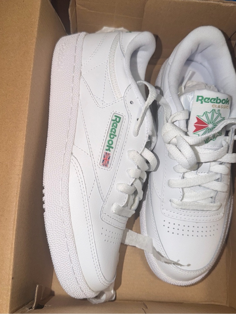 Size 5.5 Men's Reebok Classic Club C 85 Sneakers AR0456/100000155 White/Green - Picture 2 of 5